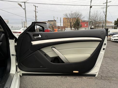 Used 2011 INFINITI G37 Sport w/ Premium Pkg image 11