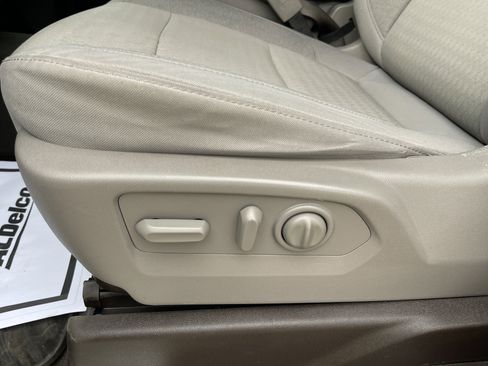 Used 2021 Chevrolet Silverado 1500 LT w/ Z71 Off-Road Package image 35