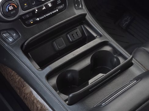 Used 2020 Chevrolet Tahoe Premier w/ RST 6.2L Performance Edition image 17