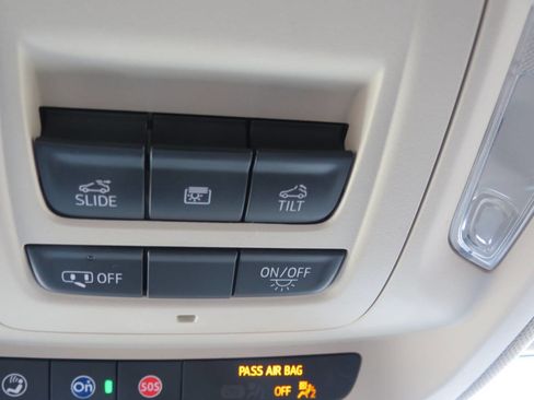 Used 2023 Buick Envision Essence w/ Sport Touring Package image 16