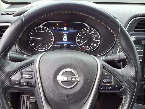 Used 2023 Nissan Maxima SV w/ Floor Mat Group FWD image 11
