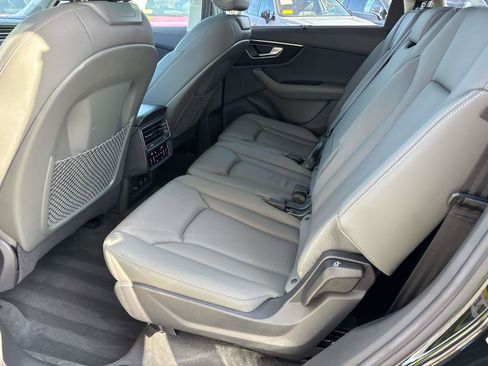 Used 2025 Audi Q7 3.0T Premium Plus image 10