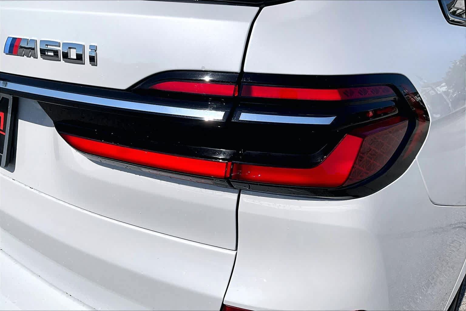 Used 2025 BMW X7 M60i AWD/4WD image 28