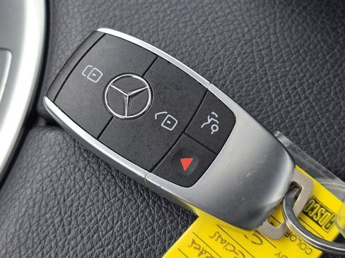 Used 2020 Mercedes-Benz C 300 4MATIC Sedan image 32