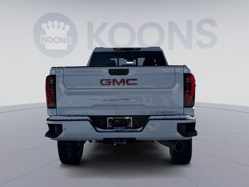 New 2026 GMC Sierra 3500 Denali w/ Denali Reserve Package image 4