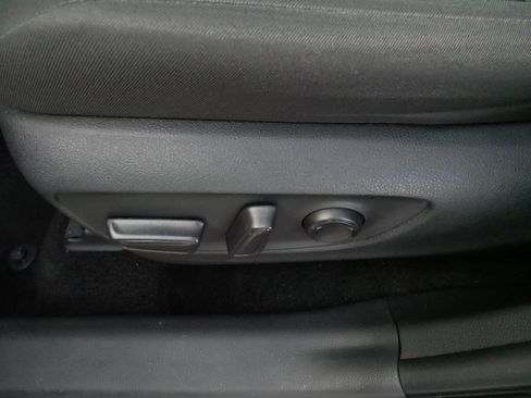 Certified 2025 Toyota RAV4 XLE AWD/4WD image 20