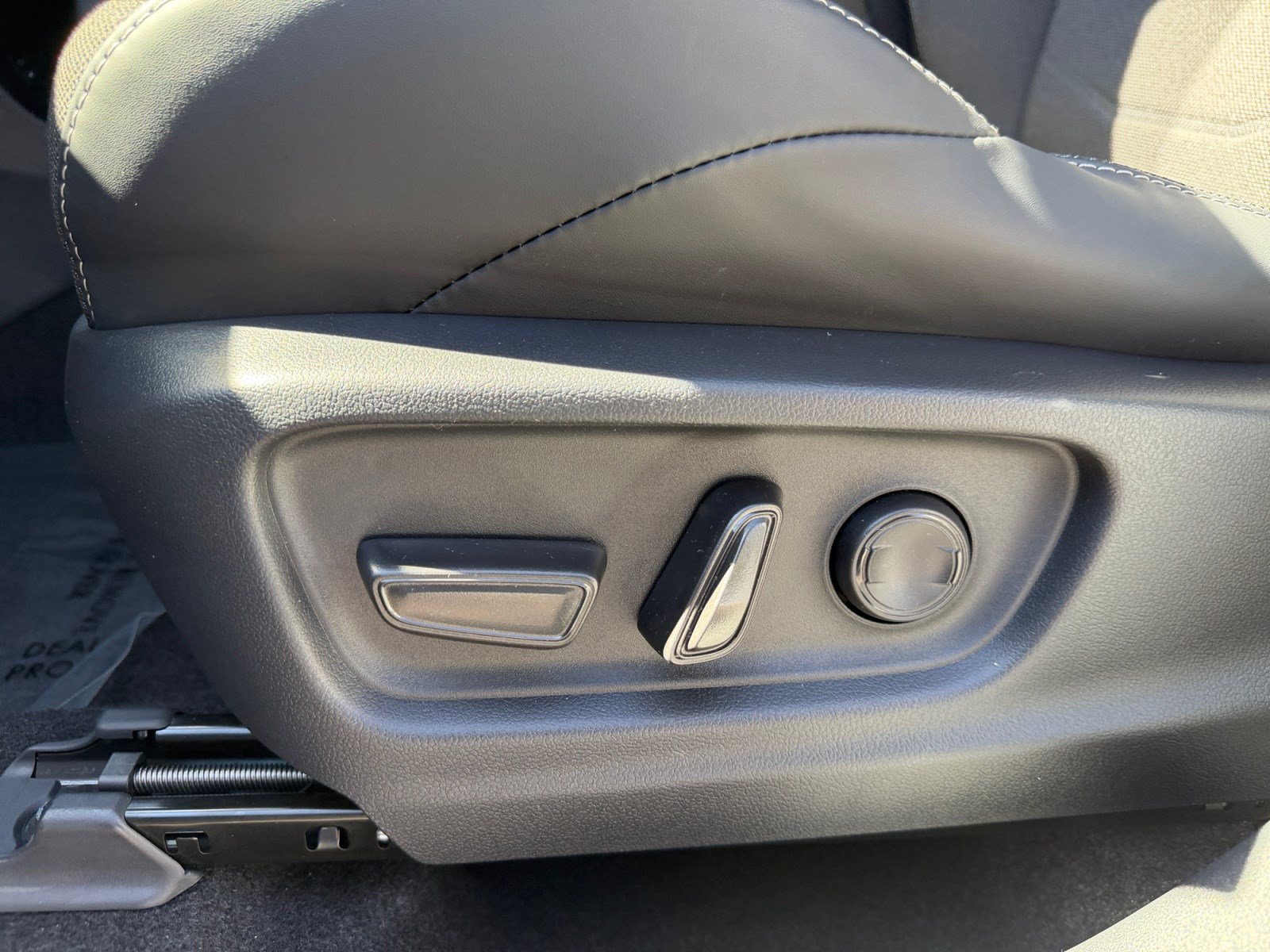 Used 2026 Toyota C-HR AWD/4WD image 14
