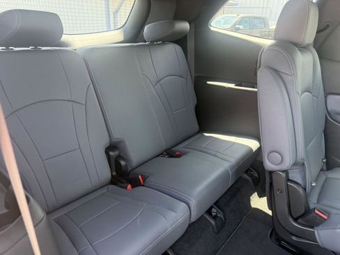 Used 2023 Buick Enclave Essence w/ Experience Buick Package AWD/4WD image 21