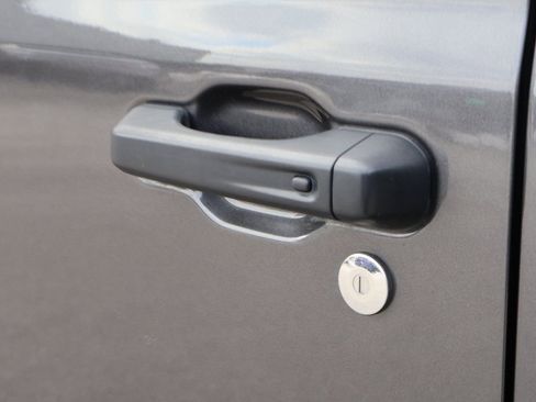 Used 2022 Jeep Gladiator Sport image 19