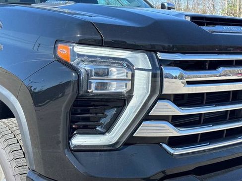 Used 2024 Chevrolet Silverado 2500 High Country w/ Technology Package AWD/4WD image 10