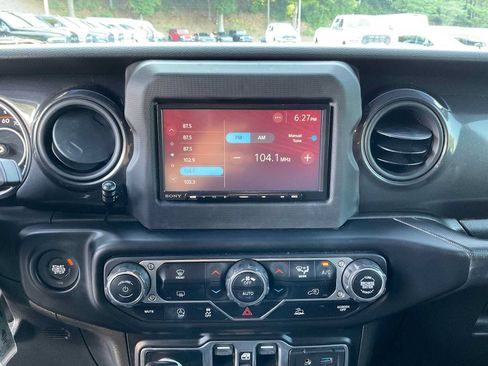 Used 2022 Jeep Wrangler Unlimited Sport AWD/4WD image 22