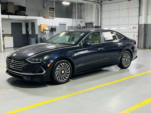 Used 2022 Hyundai Sonata Limited w/ Cargo Package image 16
