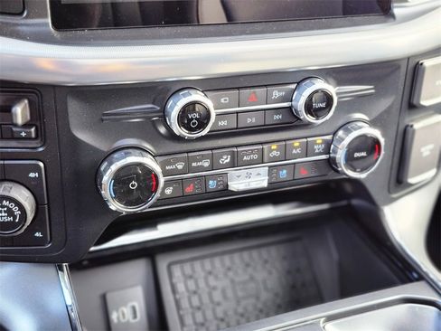 New 2025 Ford F150 Lariat w/ Equipment Group 502A High image 22