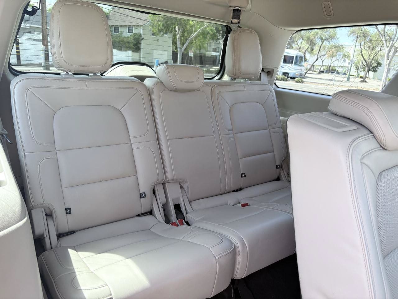 Used 2018 Lincoln Navigator Select w/ Technology Package RWD image 23