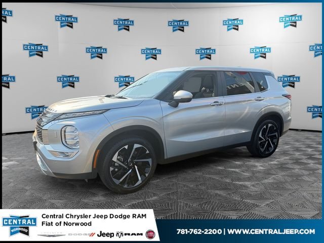 Used 2024 Mitsubishi Outlander SE AWD/4WD image 1