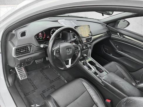 Used 2018 Honda Accord Sport image 11