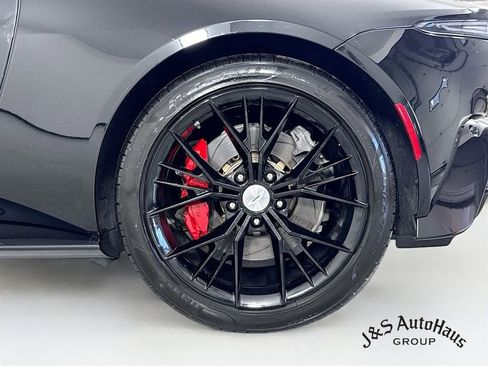 Used 2021 Aston Martin V8 Vantage Coupe RWD image 39