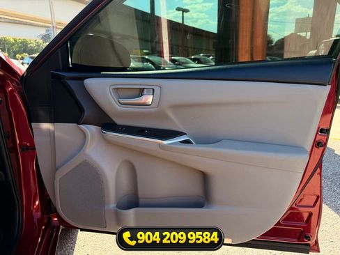 Used 2017 Toyota Camry SE FWD image 34