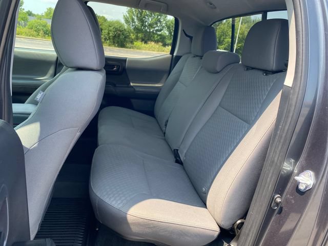 Used 2022 Toyota Tacoma SR AWD/4WD image 17