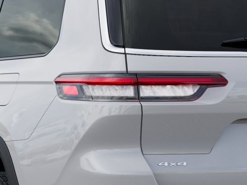 New 2026 Jeep Grand Cherokee L 4WD image 5