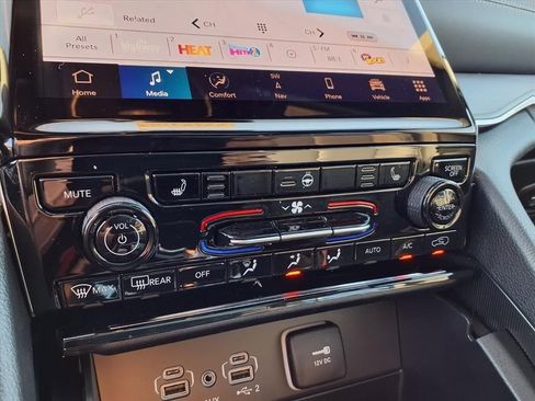 New 2025 Jeep Grand Cherokee Limited image 7