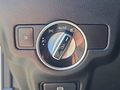 Used 2018 INFINITI QX30 AWD image 18