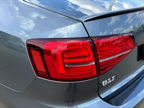 Used 2017 Volkswagen Jetta GLI image 25