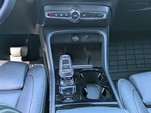 Certified 2023 Volvo XC40 B5 Plus w/ Protection Package Premier AWD/4WD image 24