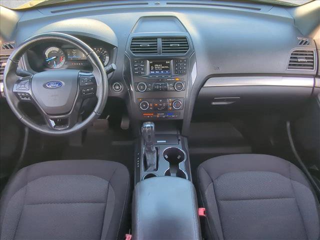 Used 2018 Ford Explorer XLT FWD image 17