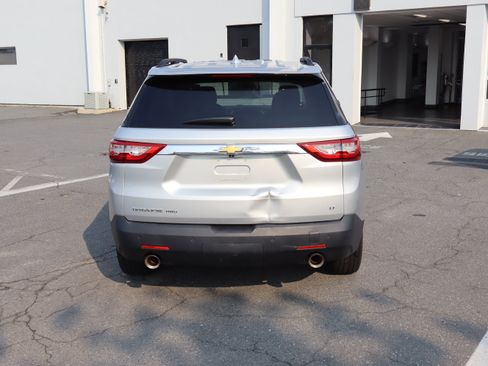 Used 2020 Chevrolet Traverse LT w/ LPO, Floor Liner Package AWD/4WD image 9