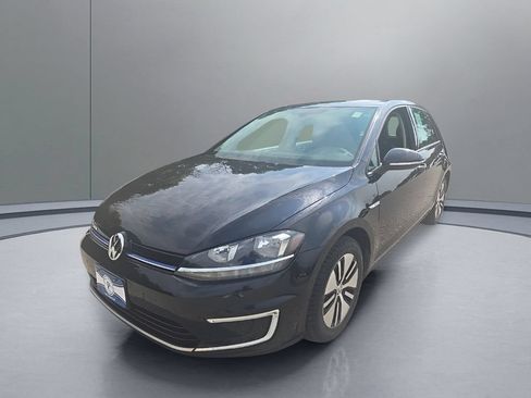 Used 2018 Volkswagen e-Golf SEL FWD image 3