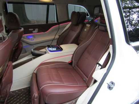 Used 2022 Mercedes-Benz Maybach GLS 600 4MATIC image 20