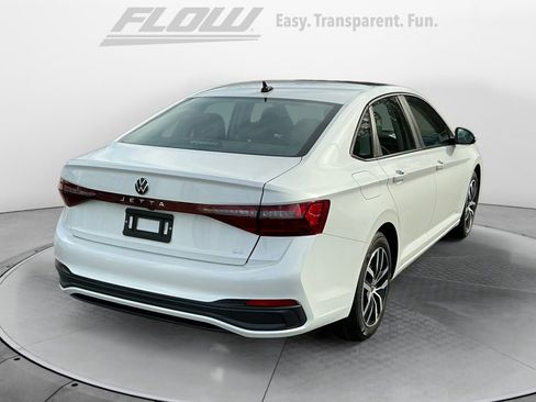 New 2026 Volkswagen Jetta SE image 7