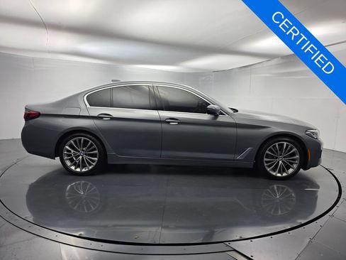 Used 2023 BMW 530i w/ Premium Package RWD image 3