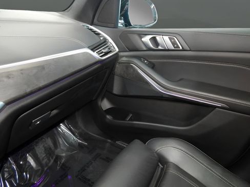 Used 2020 BMW X5 xDrive40i w/ M Sport Package image 23