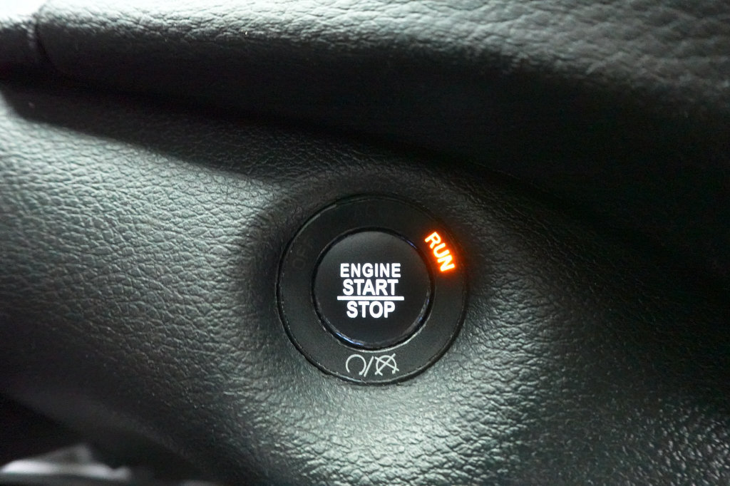 Used 2022 Jeep Cherokee Trailhawk AWD/4WD image 19