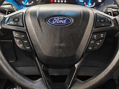 Used 2017 Ford Edge SE image 5
