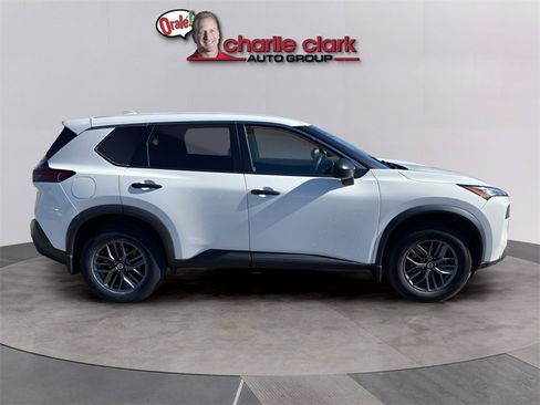 Used 2021 Nissan Rogue S image 7