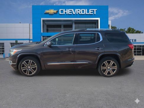 Used 2017 GMC Acadia Denali w/ Technology Package image 2