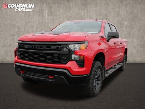 Used 2024 Chevrolet Silverado 1500 Custom Trail Boss w/ LPO, Dark Essentials Package AWD/4WD image 2