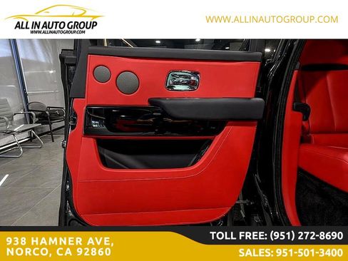 Used 2022 Rolls-Royce Cullinan w/ Dark Exterior Package image 13