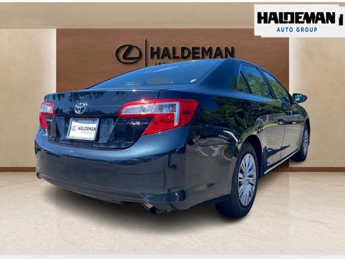 Used 2012 Toyota Camry LE FWD image 4