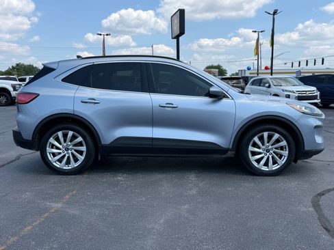 Used 2022 Ford Escape Titanium w/ Titanium Elite Package AWD/4WD image 9
