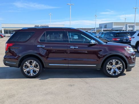 Used 2019 Ford Explorer Limited w/ Limited Luxury Package image 2