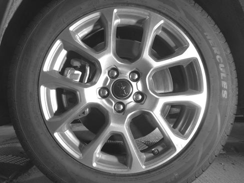 Used 2025 Jeep Compass Limited image 12