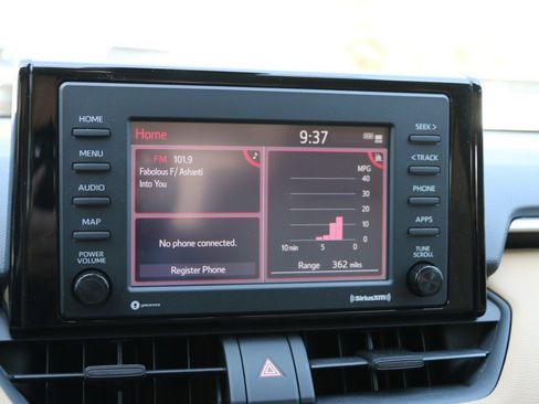 Used 2021 Toyota RAV4 XLE w/ Convenience Package image 21