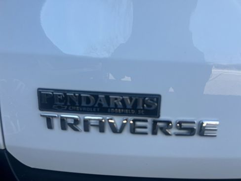 Used 2023 Chevrolet Traverse LT image 5