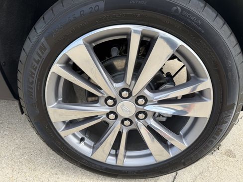 Certified 2025 Cadillac XT5 Premium Luxury image 32