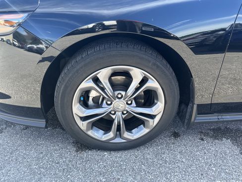 Used 2023 Honda Accord EX image 8