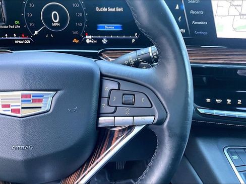 Used 2022 Cadillac Escalade Premium Luxury AWD/4WD image 21